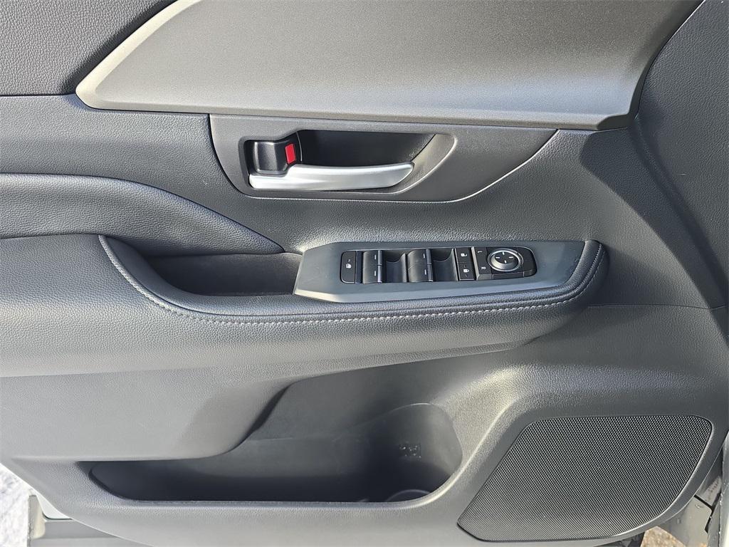 used 2025 Toyota Grand Highlander car, priced at $44,444