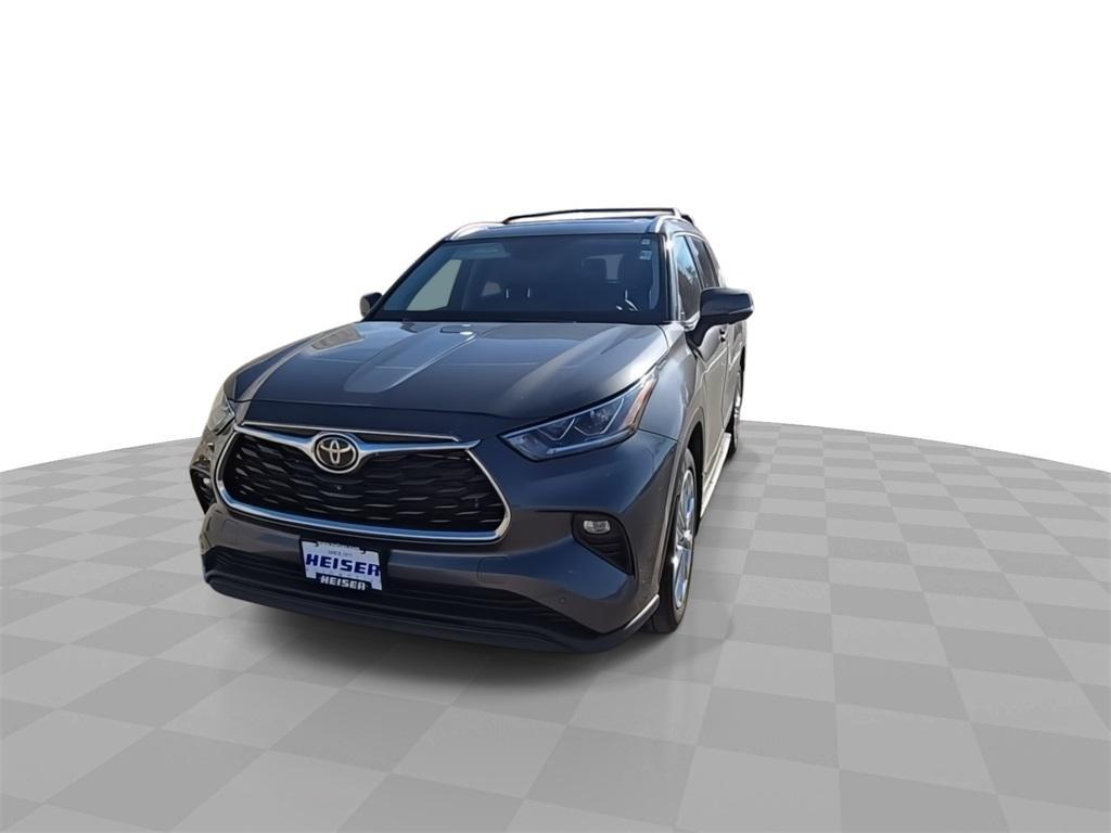 used 2023 Toyota Highlander car, priced at $40,888