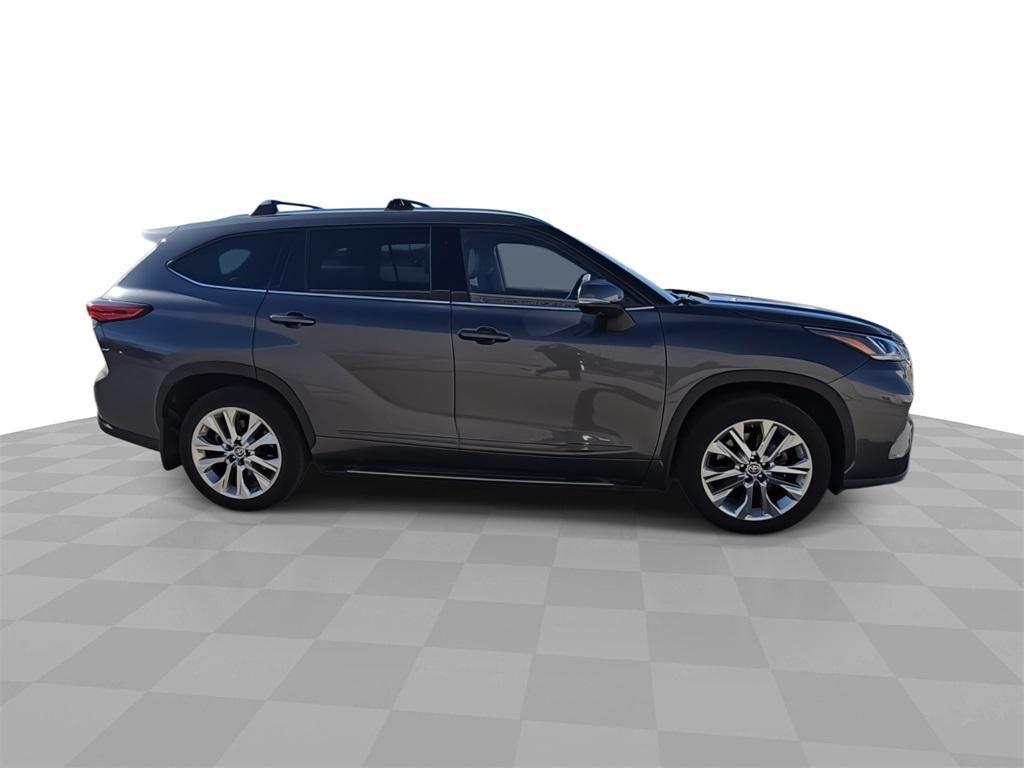 used 2023 Toyota Highlander car, priced at $40,888
