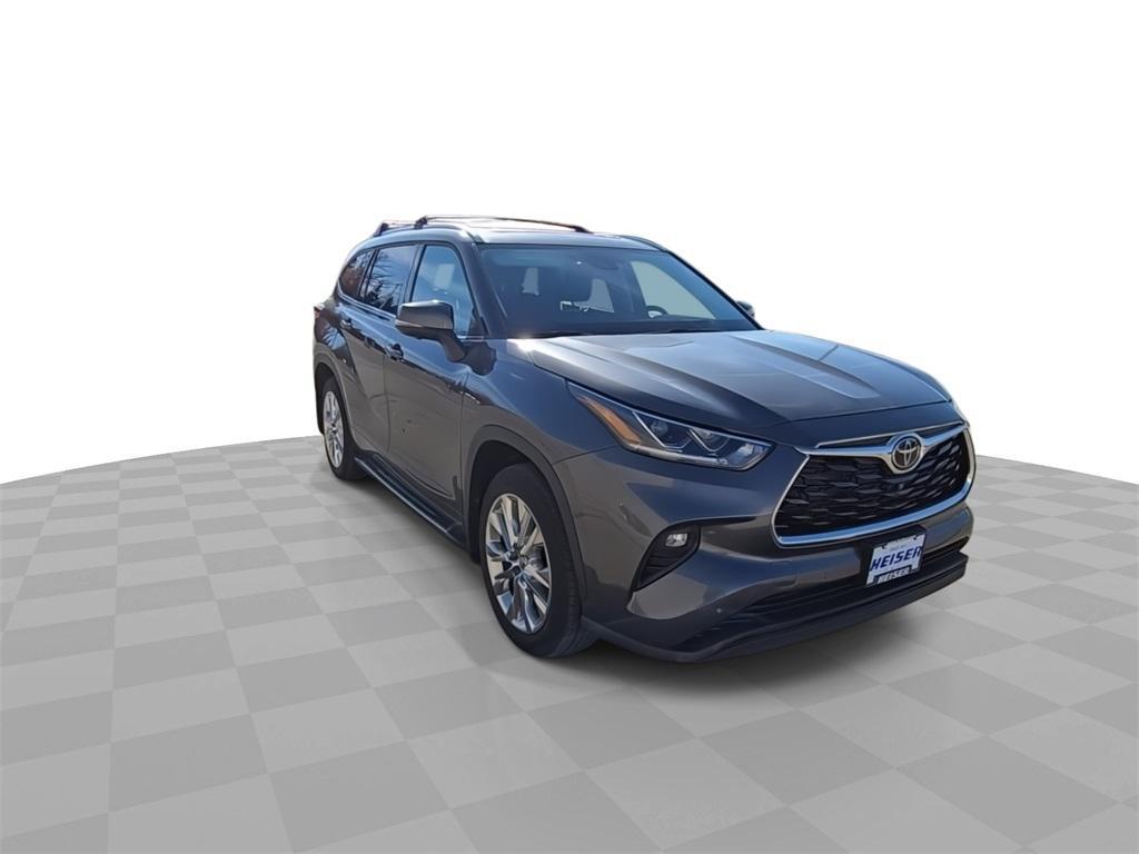 used 2023 Toyota Highlander car, priced at $40,888