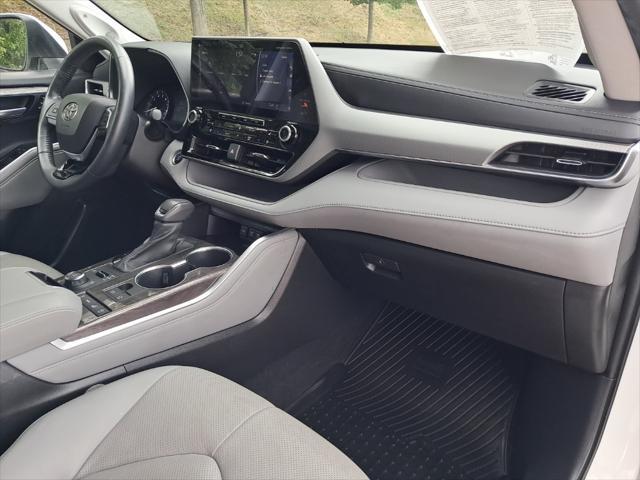 used 2021 Toyota Highlander car, priced at $42,800