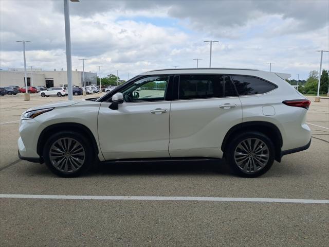 used 2021 Toyota Highlander car, priced at $42,800