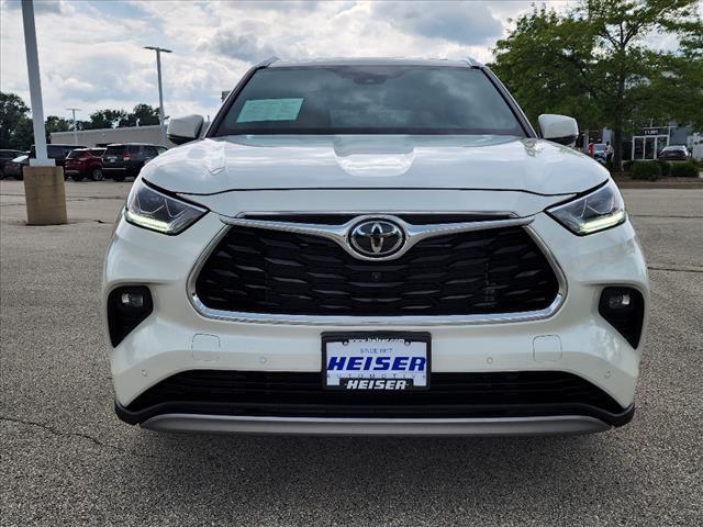 used 2021 Toyota Highlander car, priced at $38,429