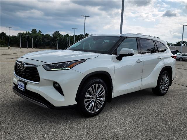 used 2021 Toyota Highlander car, priced at $38,429