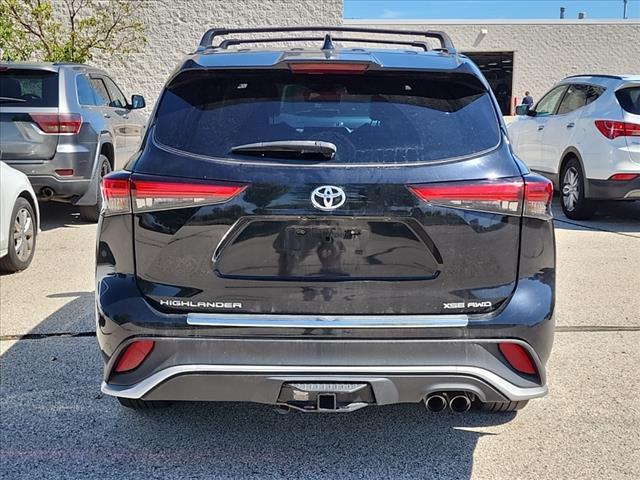 used 2022 Toyota Highlander car, priced at $38,235