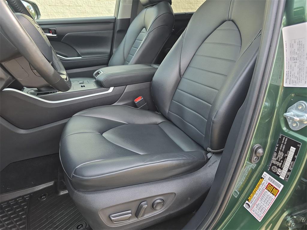 used 2024 Toyota Highlander Hybrid car, priced at $42,500