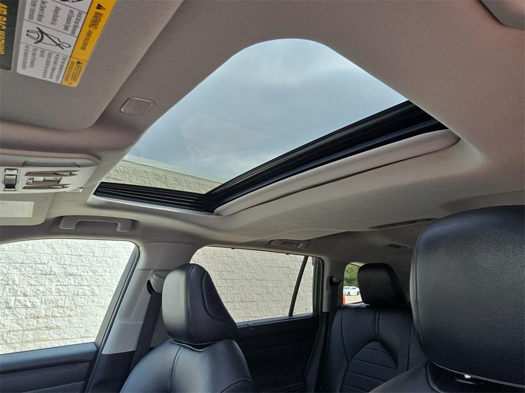 used 2024 Toyota Highlander Hybrid car, priced at $42,500