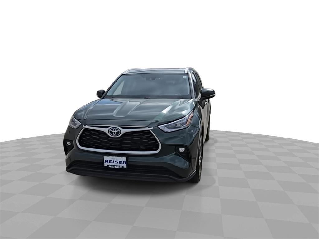 used 2024 Toyota Highlander Hybrid car, priced at $42,500