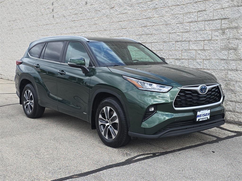 used 2024 Toyota Highlander Hybrid car, priced at $42,500