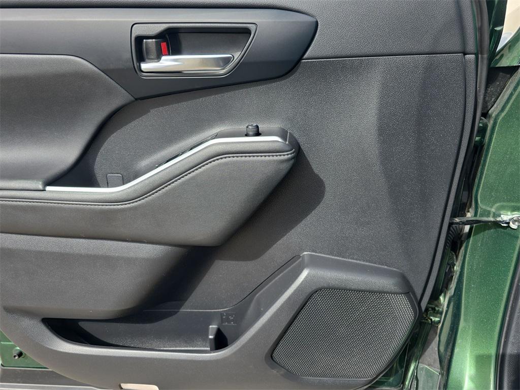 used 2024 Toyota Highlander Hybrid car, priced at $42,500