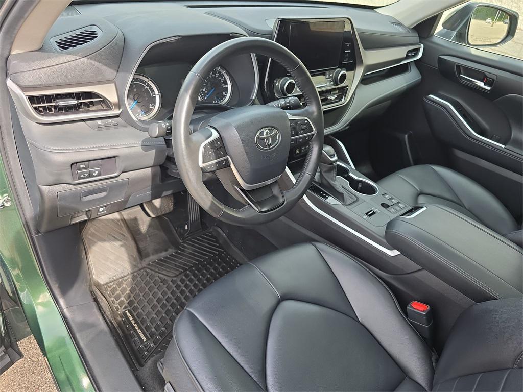 used 2024 Toyota Highlander Hybrid car, priced at $42,500