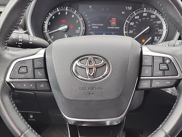 used 2021 Toyota Highlander car, priced at $32,238