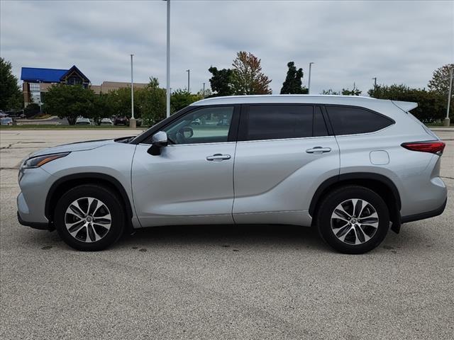 used 2021 Toyota Highlander car, priced at $32,238