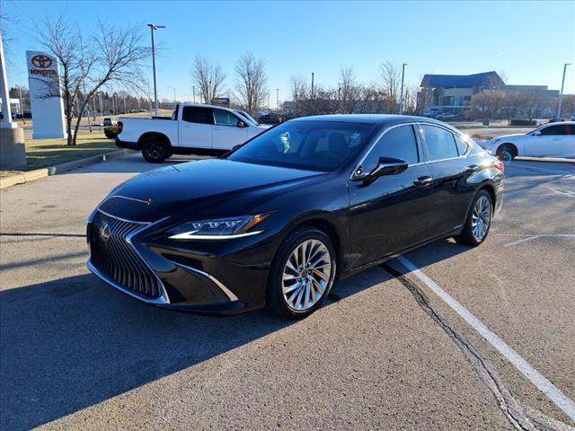 used 2020 Lexus ES 300h car, priced at $32,909