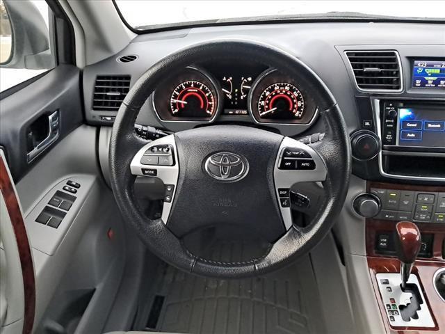 used 2013 Toyota Highlander car, priced at $16,950