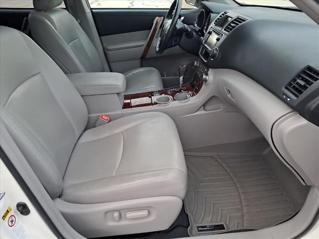 used 2013 Toyota Highlander car, priced at $16,950