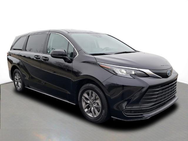 used 2024 Toyota Sienna car, priced at $40,900