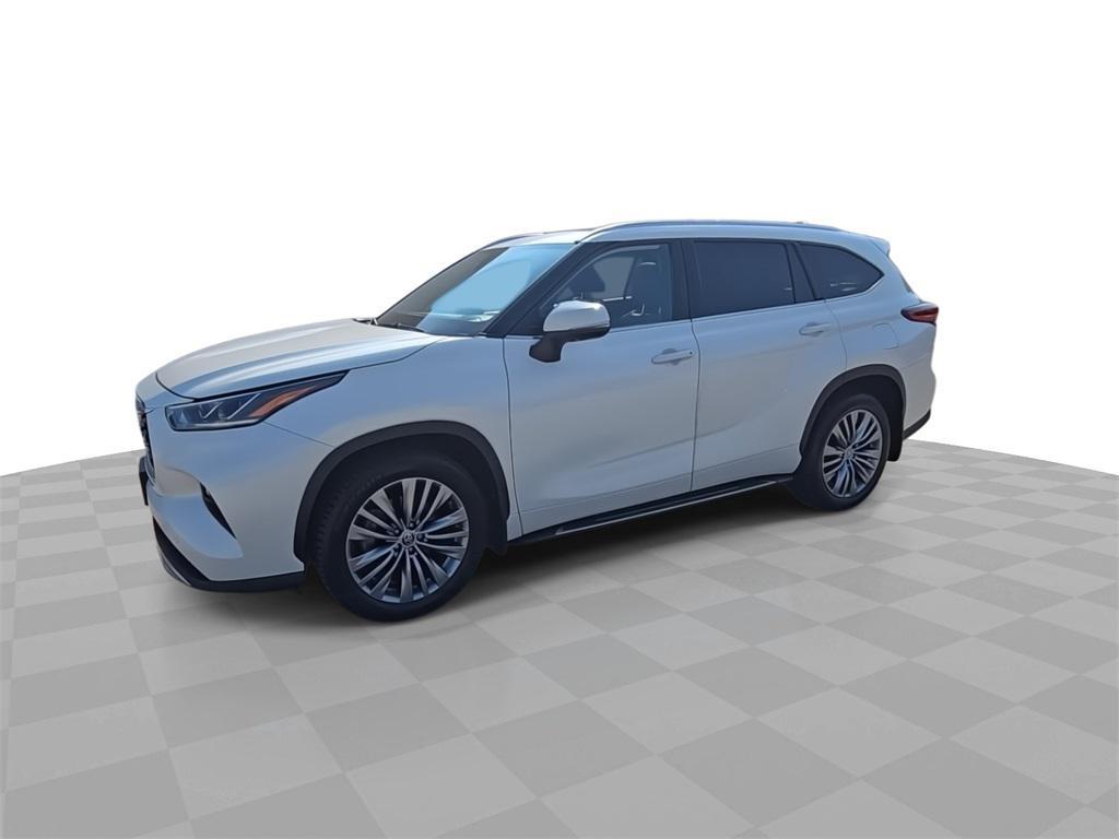 used 2020 Toyota Highlander car, priced at $35,252