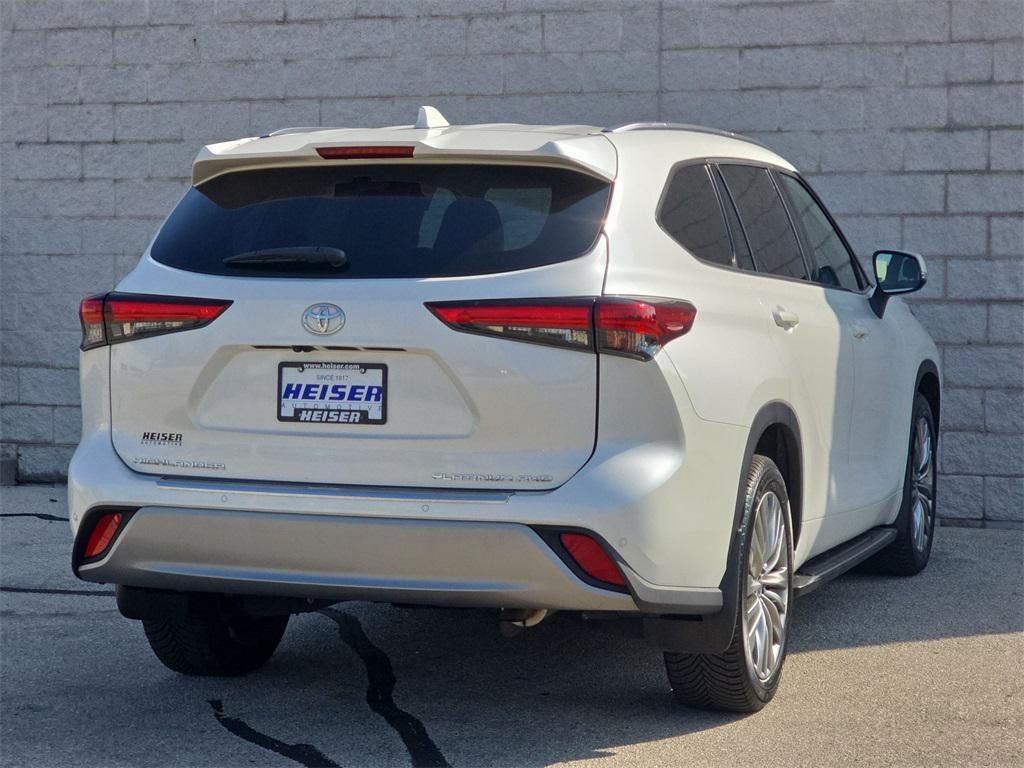 used 2020 Toyota Highlander car, priced at $35,252