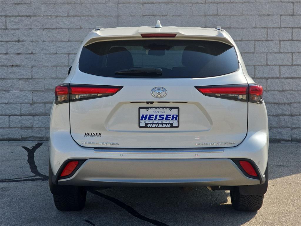 used 2020 Toyota Highlander car, priced at $35,252