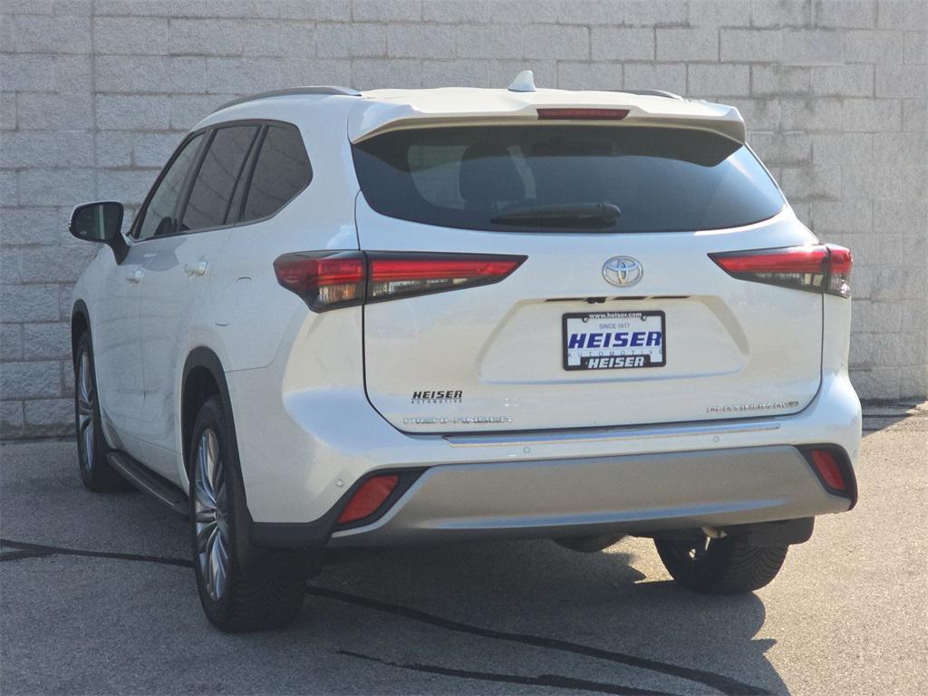 used 2020 Toyota Highlander car, priced at $35,252