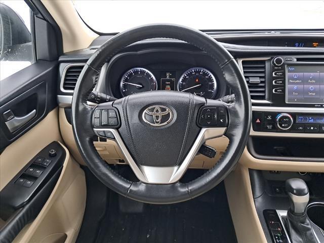 used 2015 Toyota Highlander car, priced at $16,995