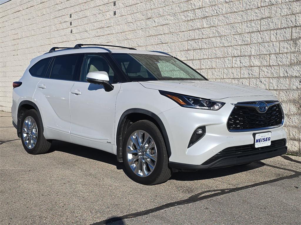 used 2024 Toyota Highlander Hybrid car, priced at $49,743