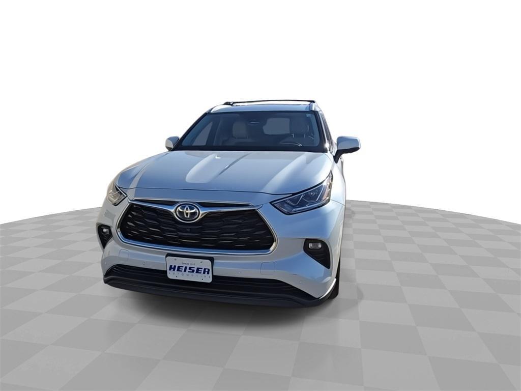 used 2024 Toyota Highlander Hybrid car, priced at $49,743
