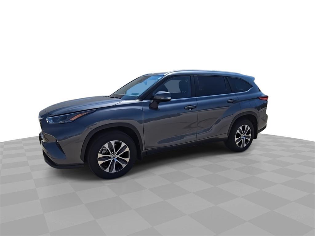 used 2023 Toyota Highlander car, priced at $39,168