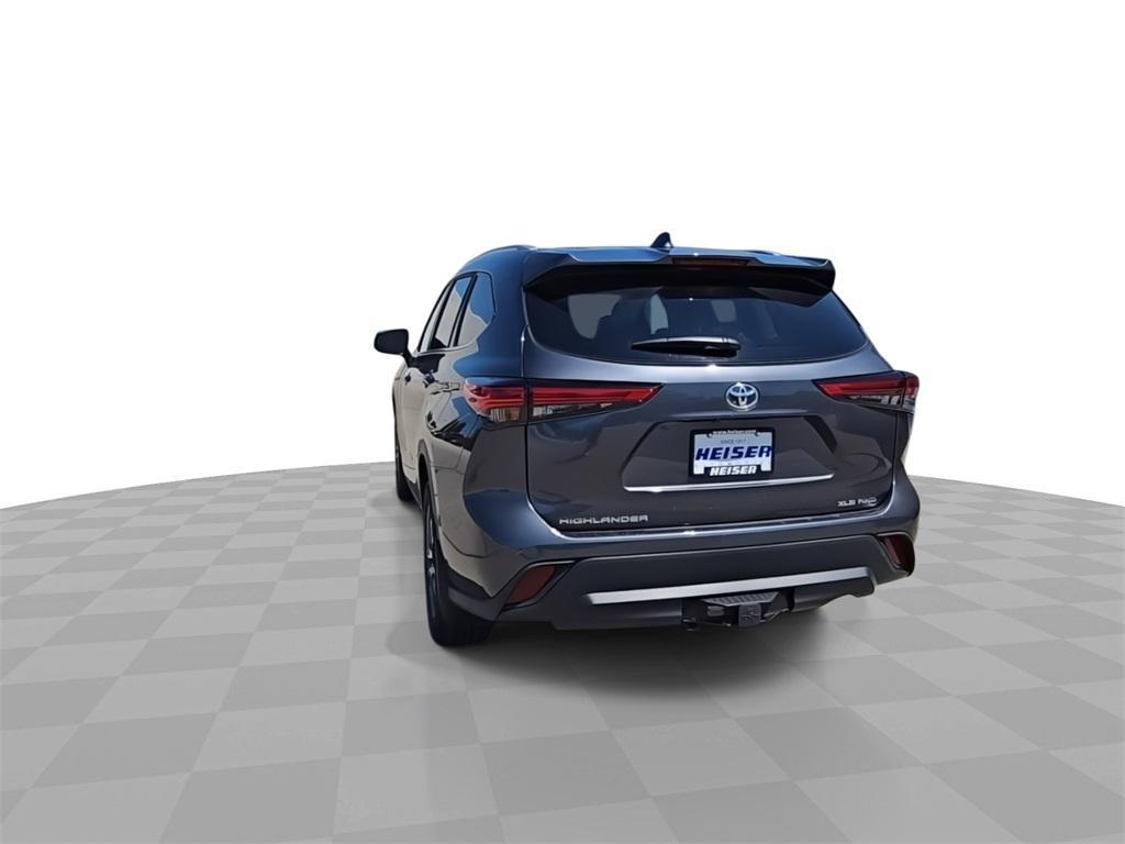 used 2023 Toyota Highlander car, priced at $39,168