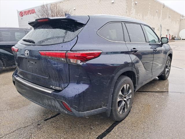 used 2022 Toyota Highlander car, priced at $35,289