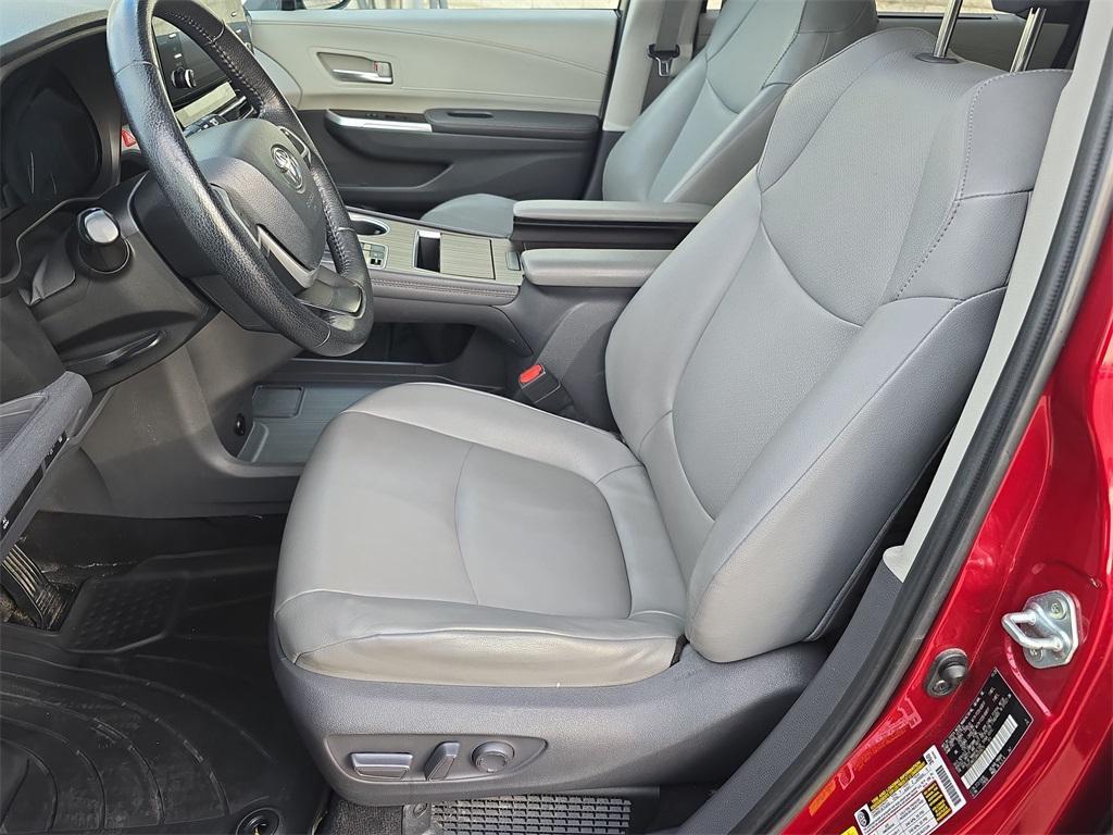 used 2021 Toyota Sienna car, priced at $31,393