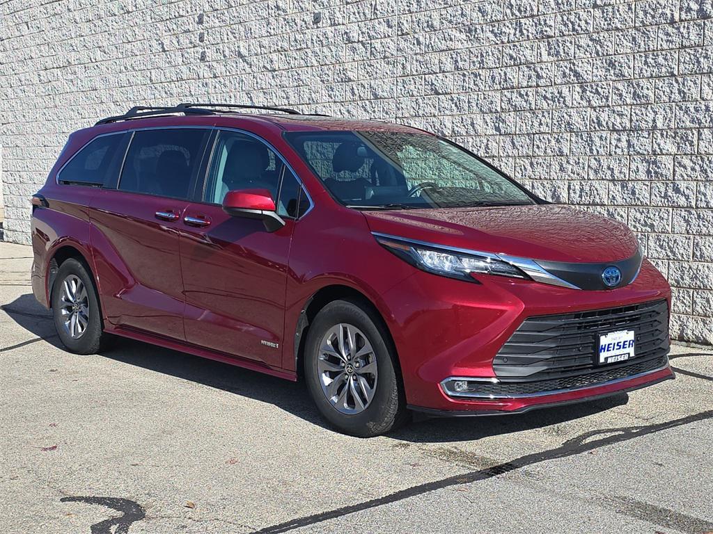 used 2021 Toyota Sienna car, priced at $31,393