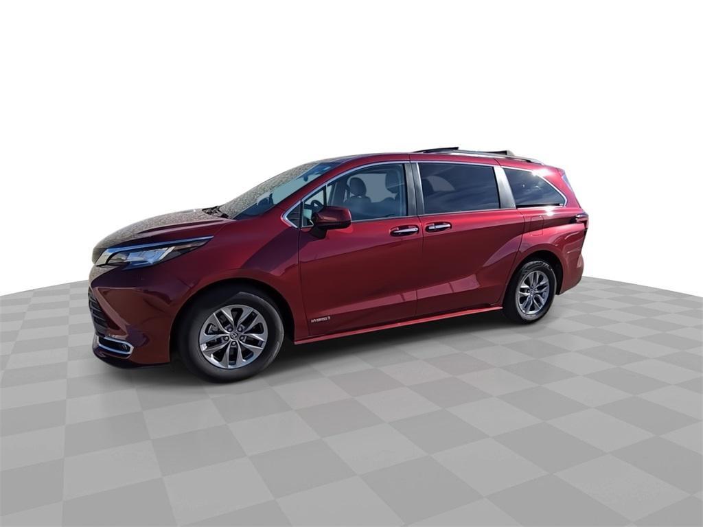 used 2021 Toyota Sienna car, priced at $31,393