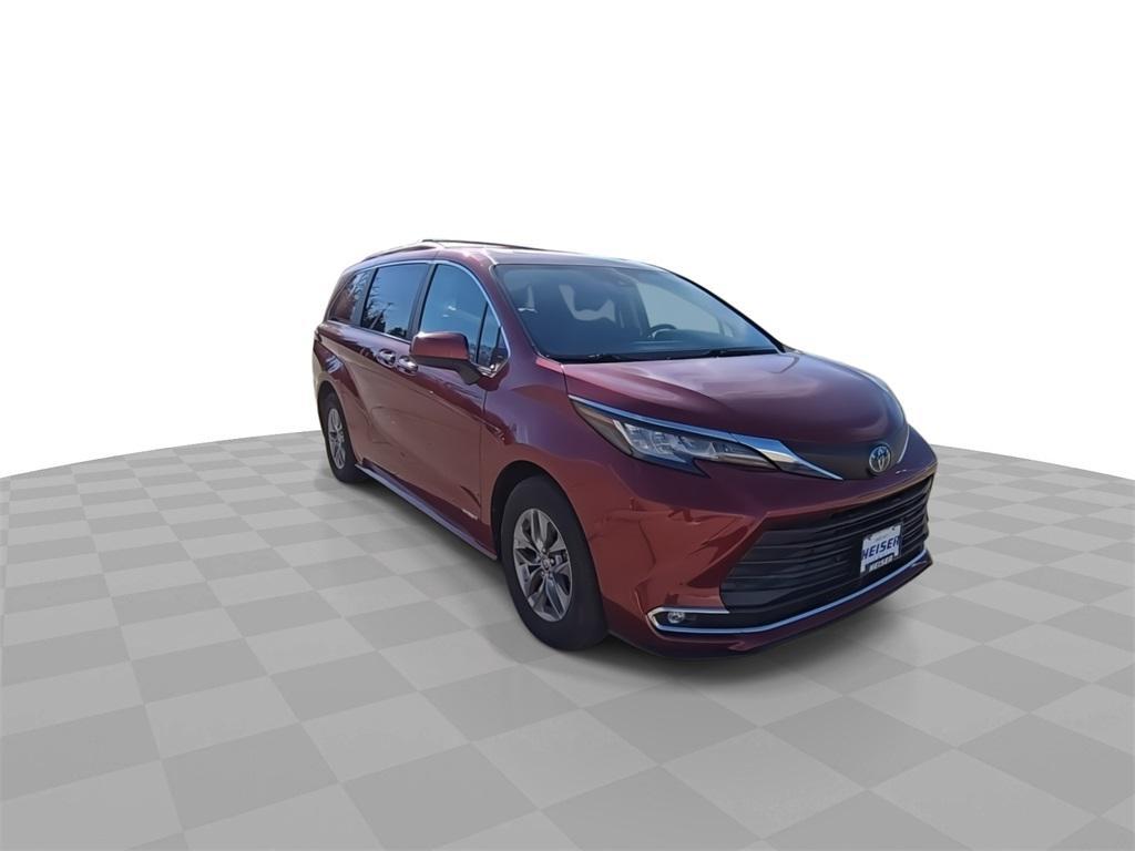 used 2021 Toyota Sienna car, priced at $31,393