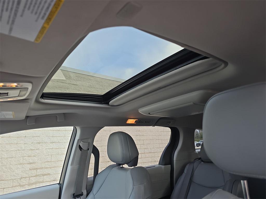 used 2021 Toyota Sienna car, priced at $31,393