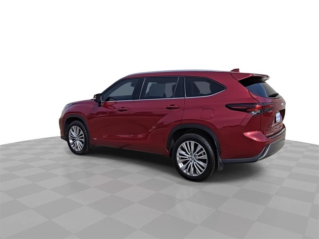 used 2024 Toyota Highlander Hybrid car, priced at $51,499