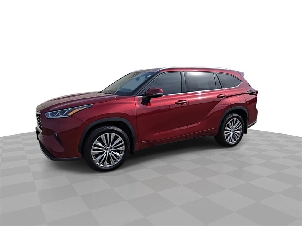used 2024 Toyota Highlander Hybrid car, priced at $51,499