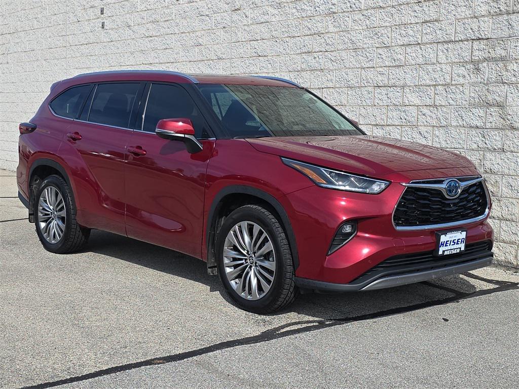used 2024 Toyota Highlander Hybrid car, priced at $51,499