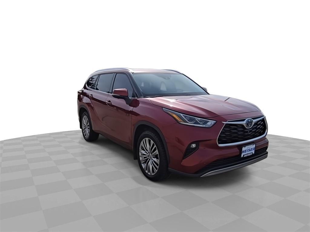 used 2024 Toyota Highlander Hybrid car, priced at $51,499