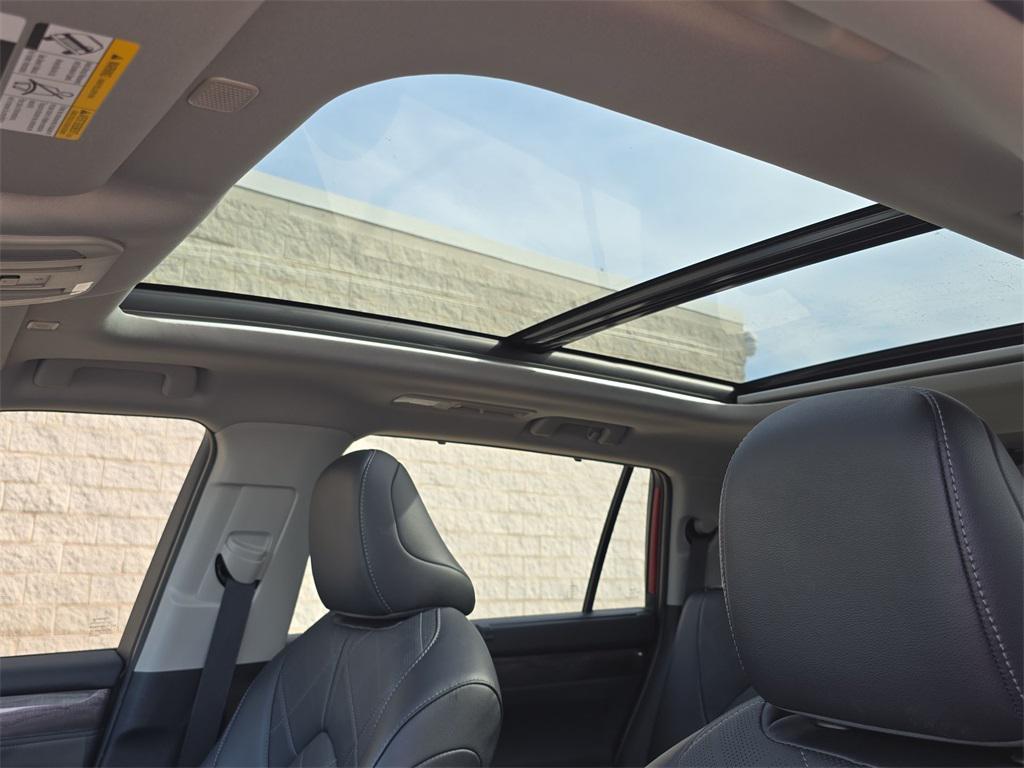 used 2024 Toyota Highlander Hybrid car, priced at $51,499