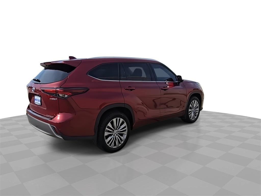 used 2024 Toyota Highlander Hybrid car, priced at $51,499