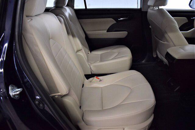 used 2021 Toyota Highlander car, priced at $31,372