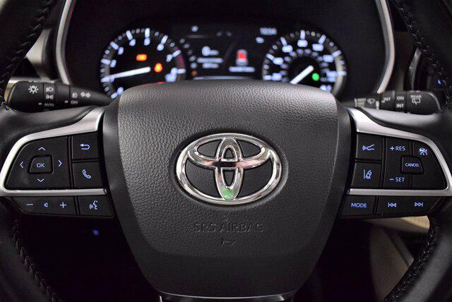 used 2021 Toyota Highlander car, priced at $31,372