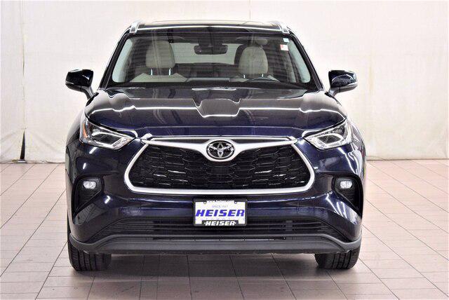 used 2021 Toyota Highlander car, priced at $31,372