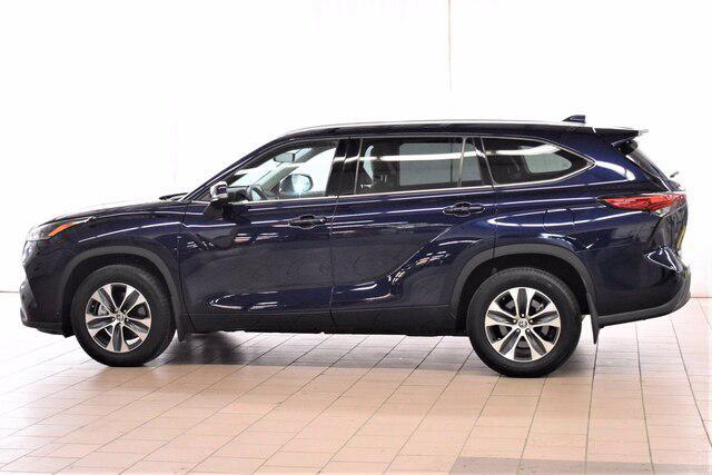 used 2021 Toyota Highlander car, priced at $31,372