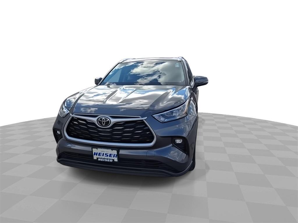 used 2020 Toyota Highlander car, priced at $23,995