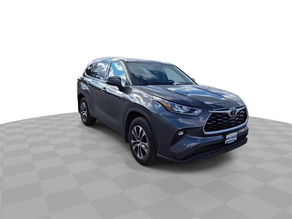 used 2020 Toyota Highlander car, priced at $23,995