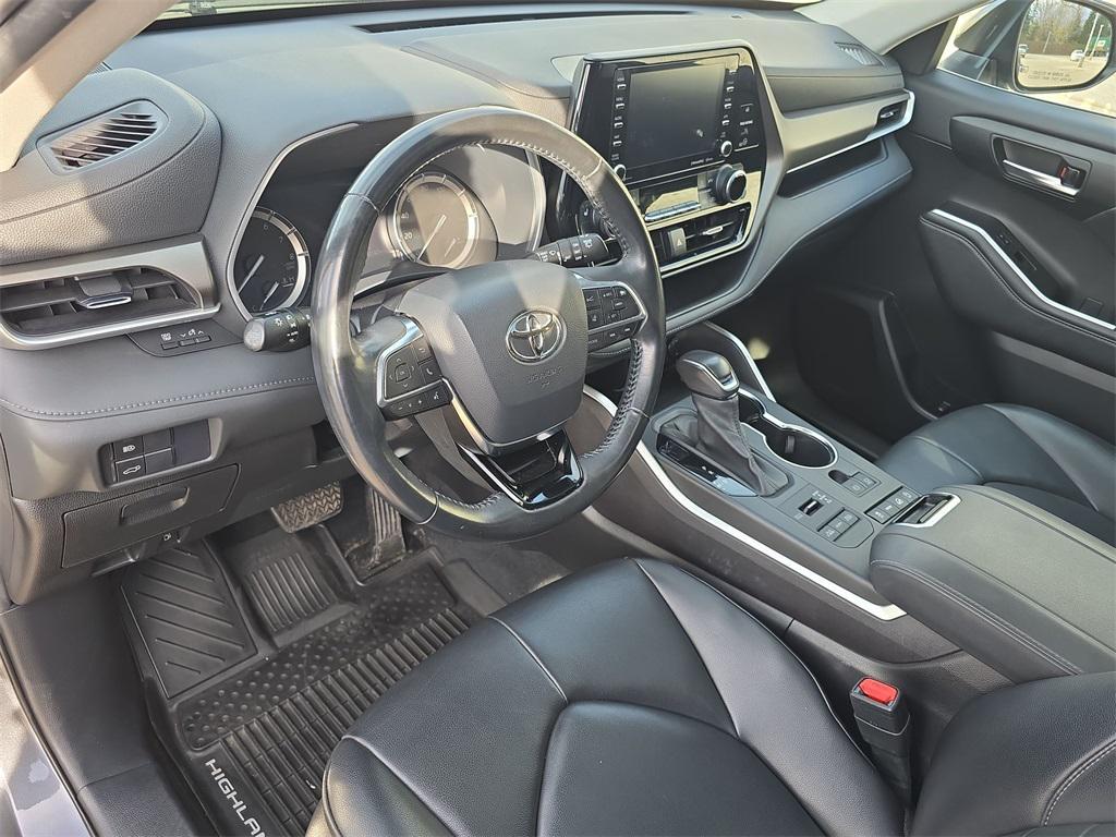 used 2020 Toyota Highlander car, priced at $23,995