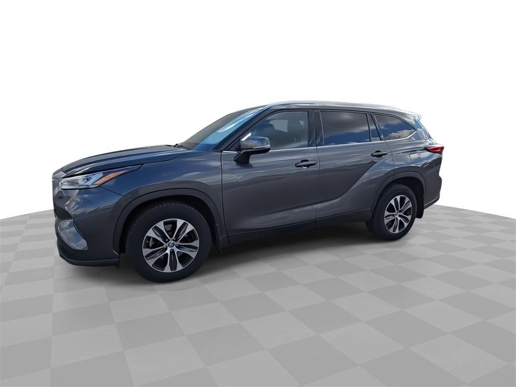 used 2020 Toyota Highlander car, priced at $23,995